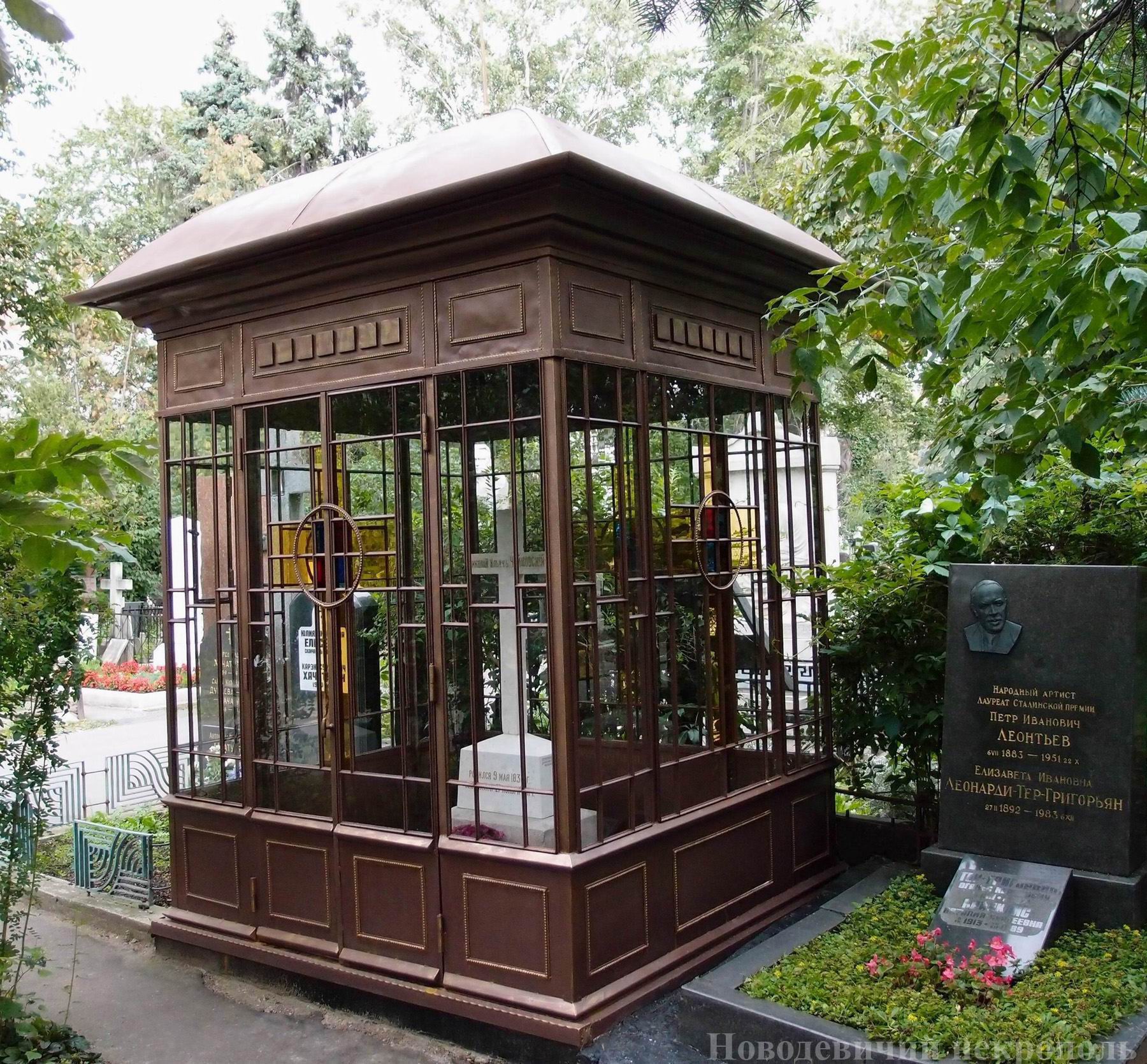 Памятник на могиле Чайковского Н.И. (1838-1911), Общий вид.