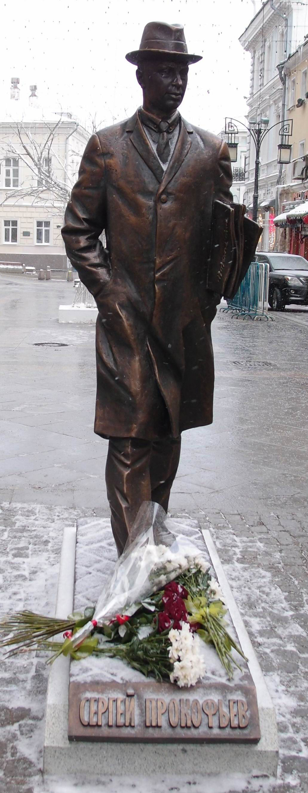 Памятник Прокофьеву С.С. (1891–1953), ск. А.Н.Ковальчук, в Камергерском переулке, открыт 11.12.2016.