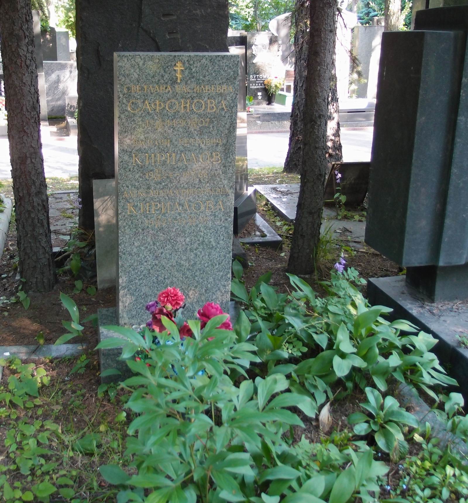 Памятник на могиле Кириллова В.П. (1924-1966), на Новодевичьем кладбище (6-30-4).